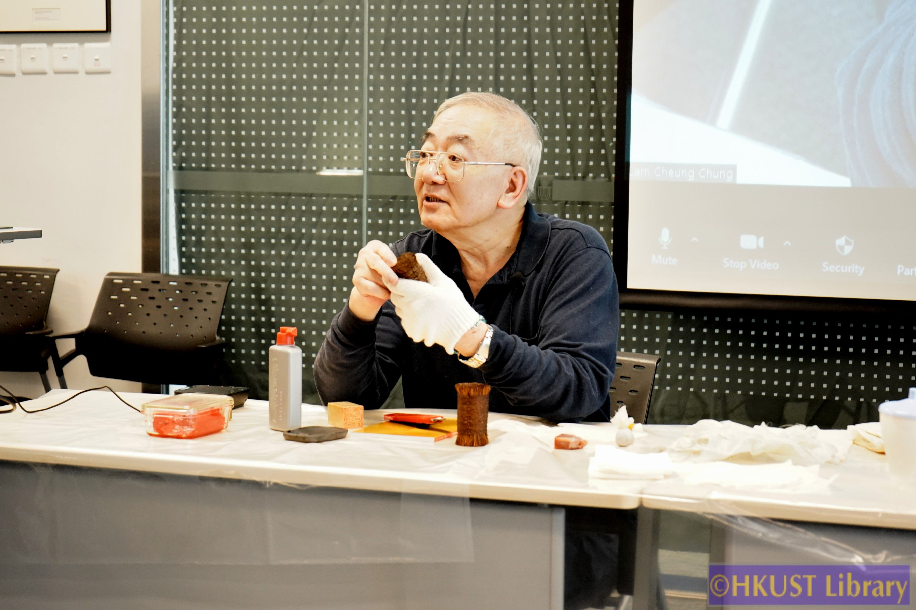 Glimpses into the Past: Chinese Seals and Seal Impression Catalogues through the Dynasties (1) 拓邊款及鈐印示範講座