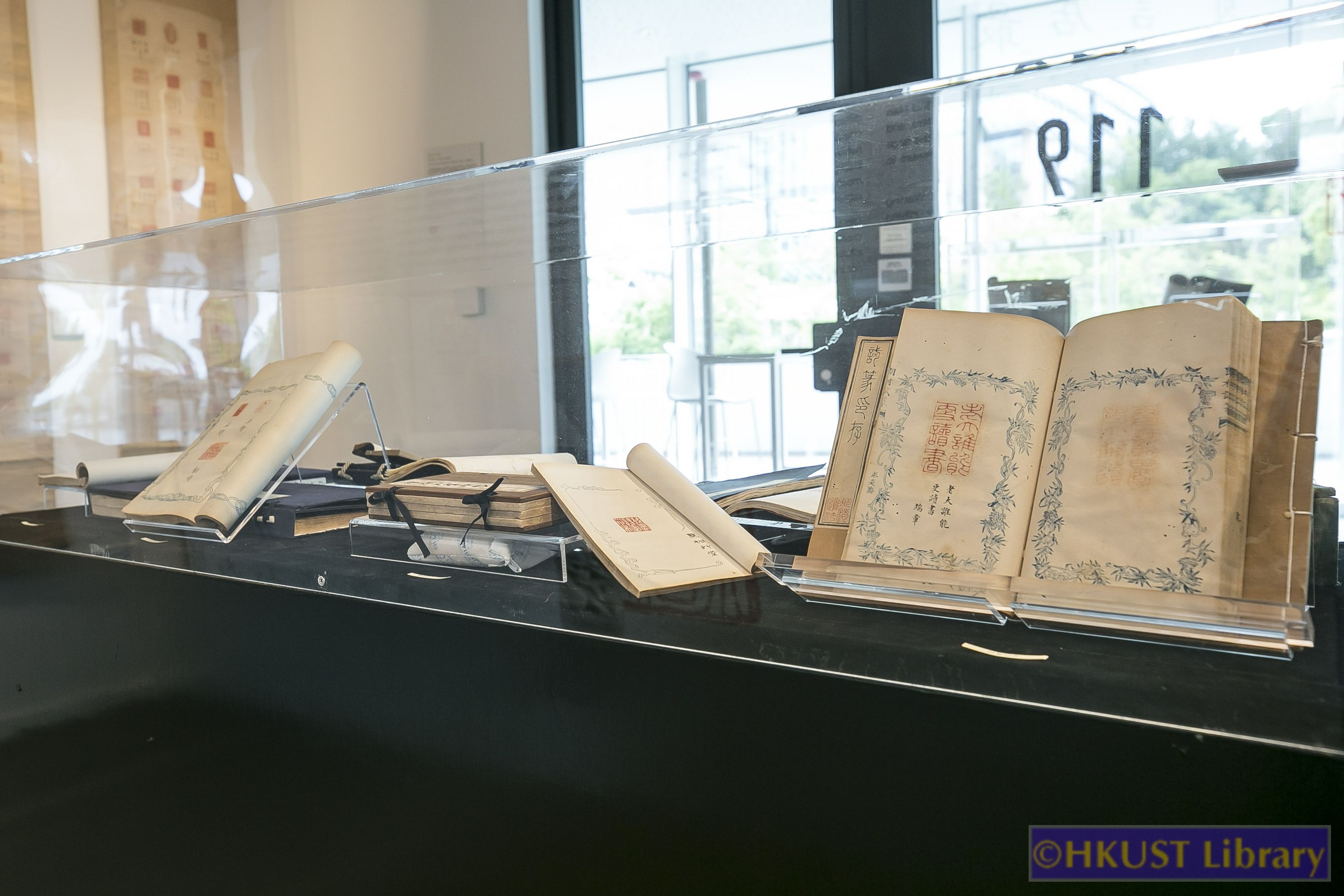 Big Picture in Tiny Space: From Ancient Qin-Han Seals to Modern Seal Carving - Gallery