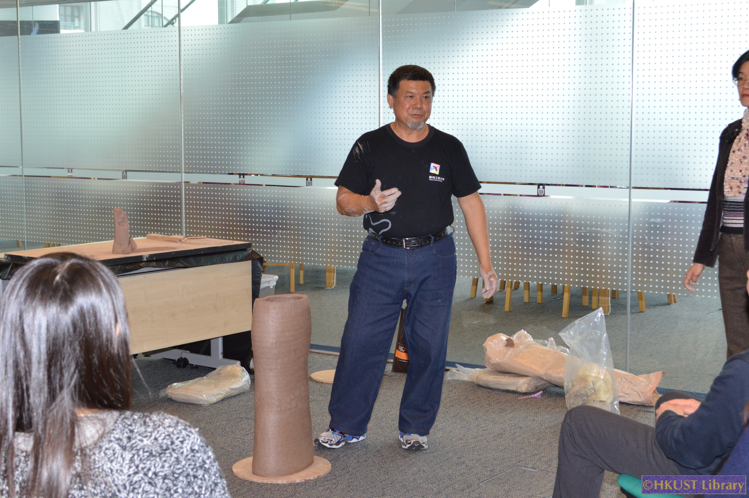 Mother Glaze: An Exhibition of High-Temperature Wood-Fired Ceramics by Lin Rui-hua: Demo1