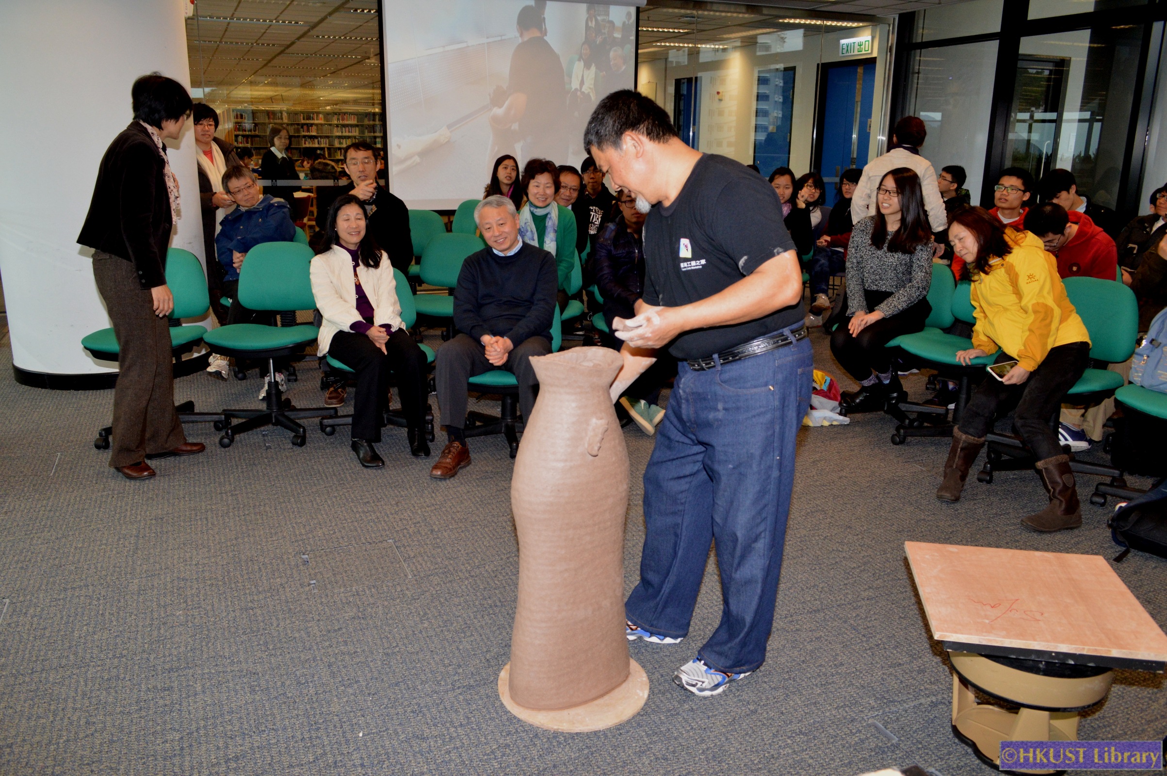 Mother Glaze: An Exhibition of High-Temperature Wood-Fired Ceramics by Lin Rui-hua: Demo1