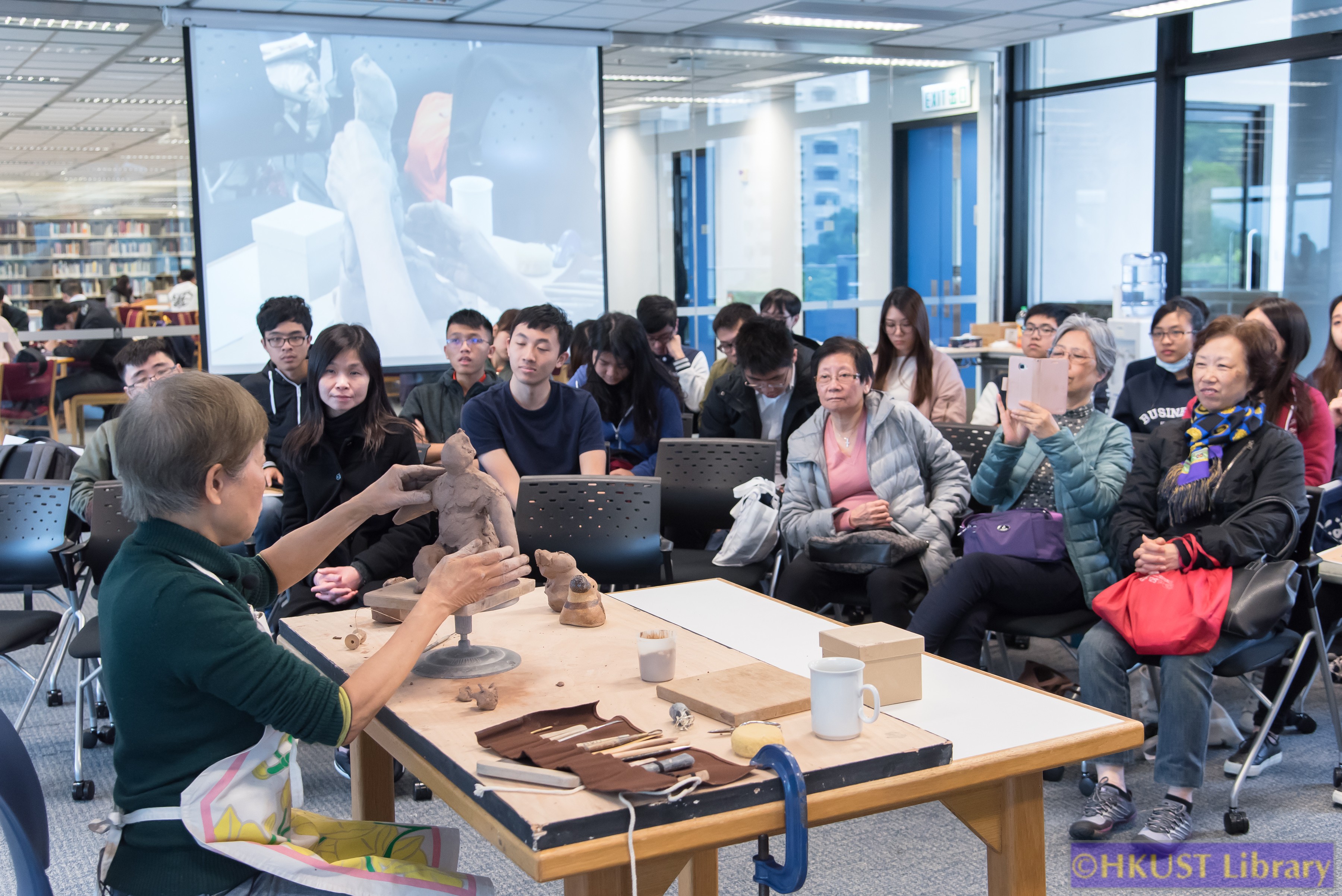 Happiness in the Making – An Exhibition of Works by Rosanna Li Wei Han: Talk and Demo