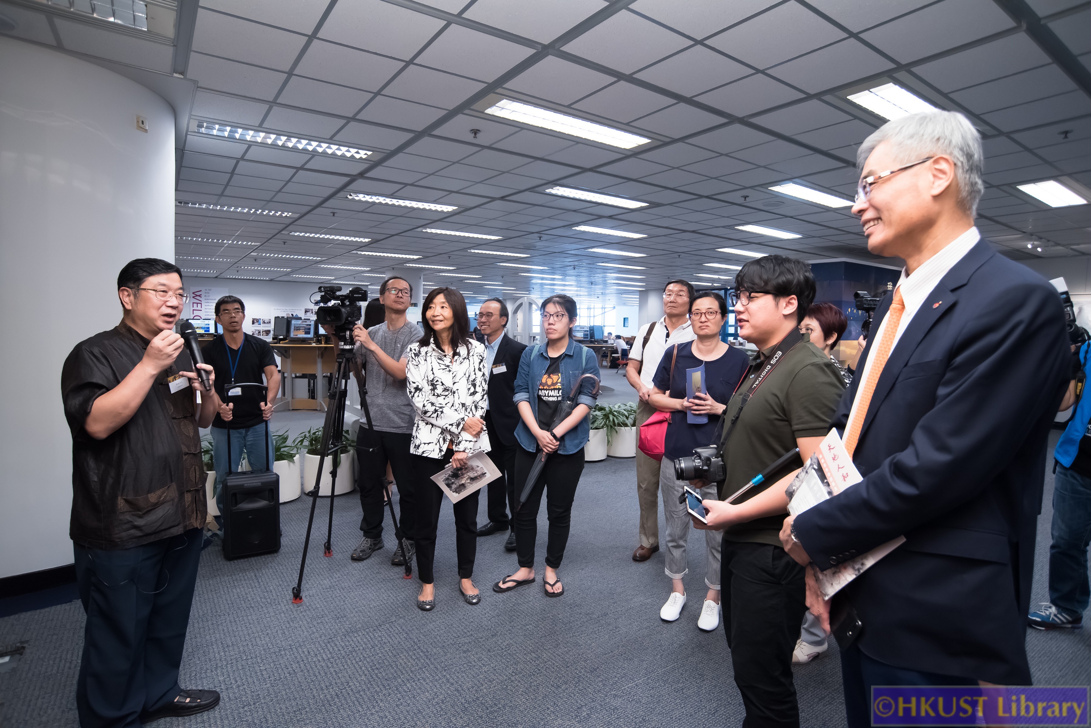 My Heart is Flying: Paintings by Chen Keng: Opening