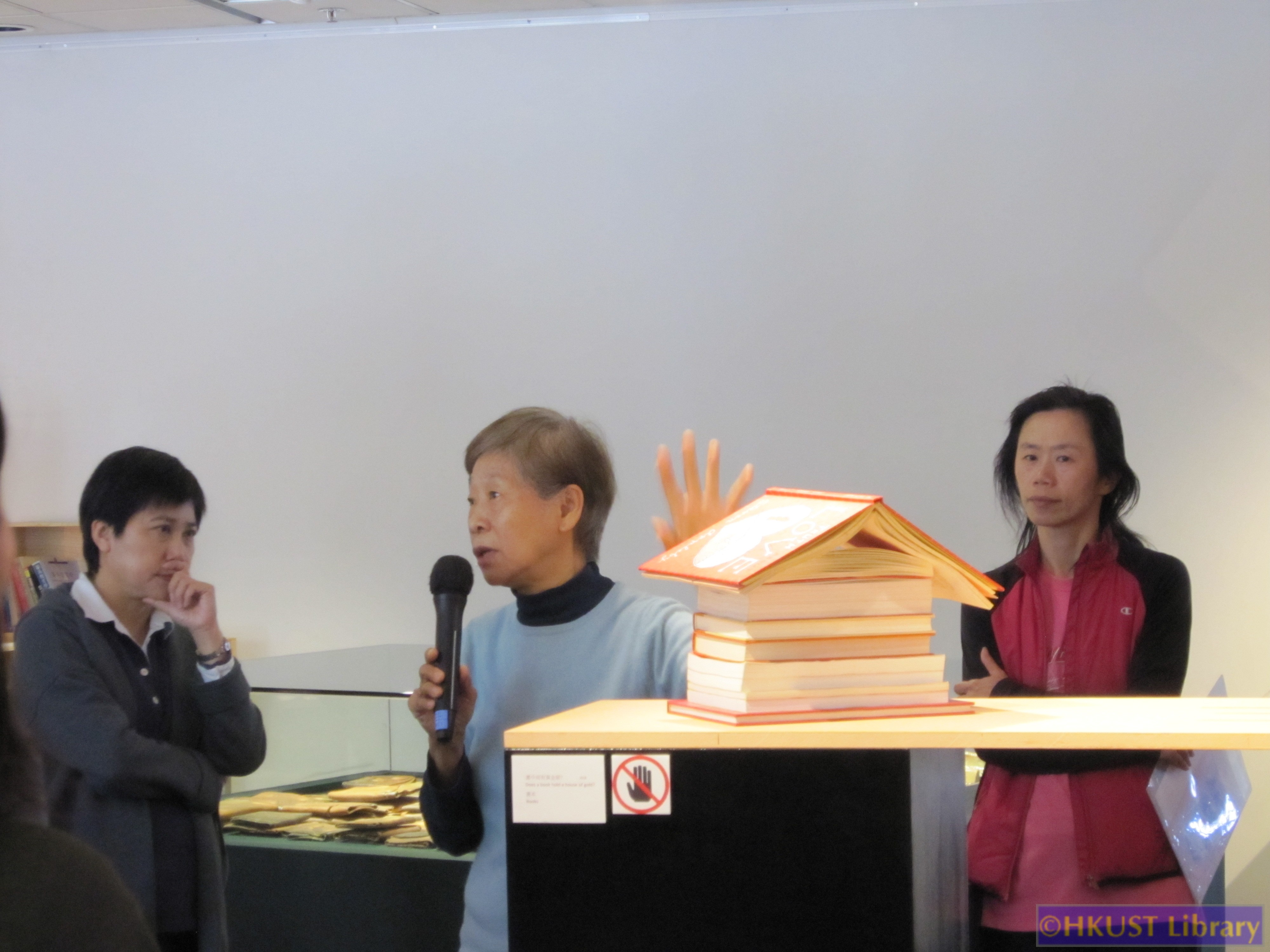 Happiness in the Making – An Exhibition of Works by Rosanna Li Wei Han: Guided Tours