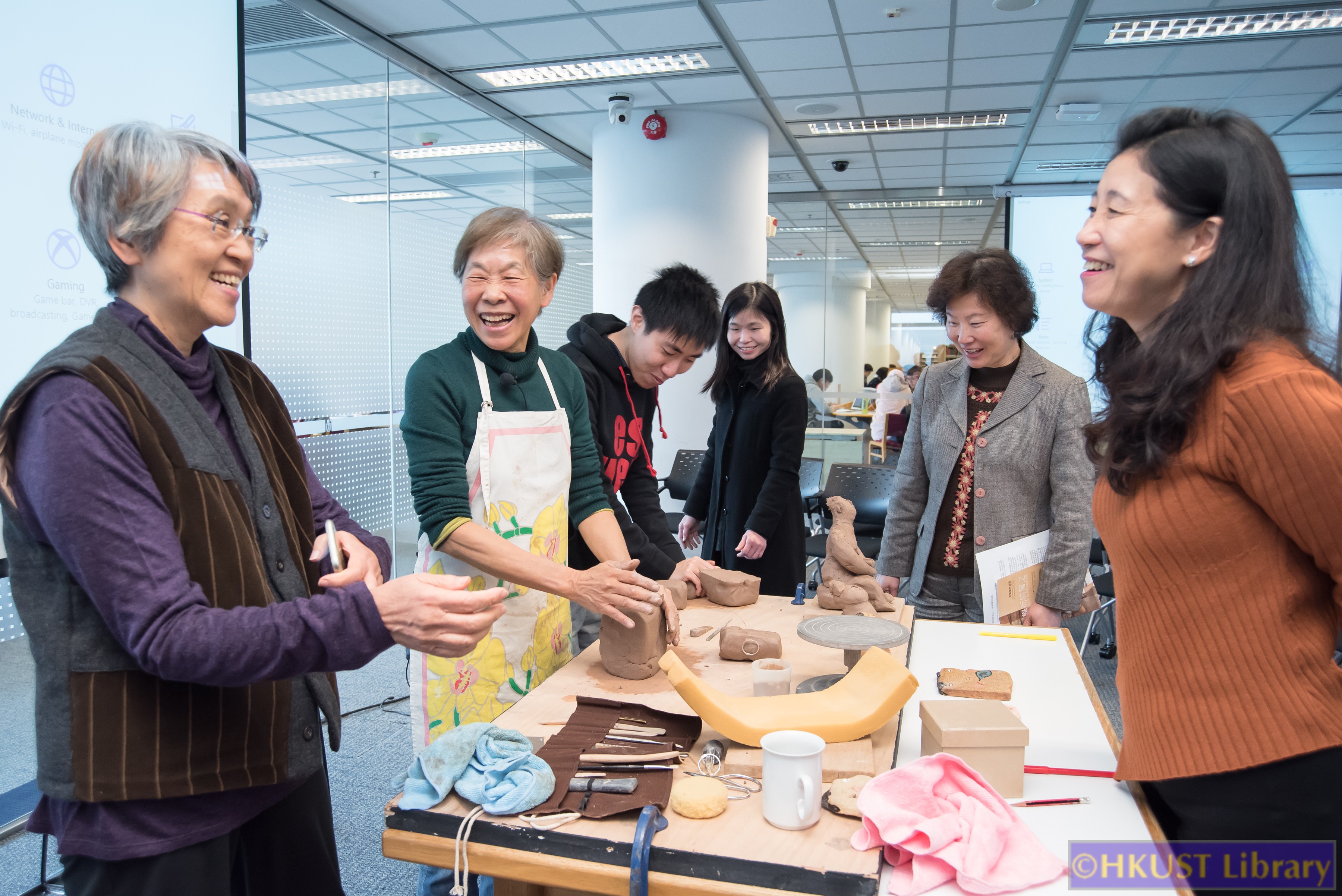 Happiness in the Making – An Exhibition of Works by Rosanna Li Wei Han: Talk and Demo