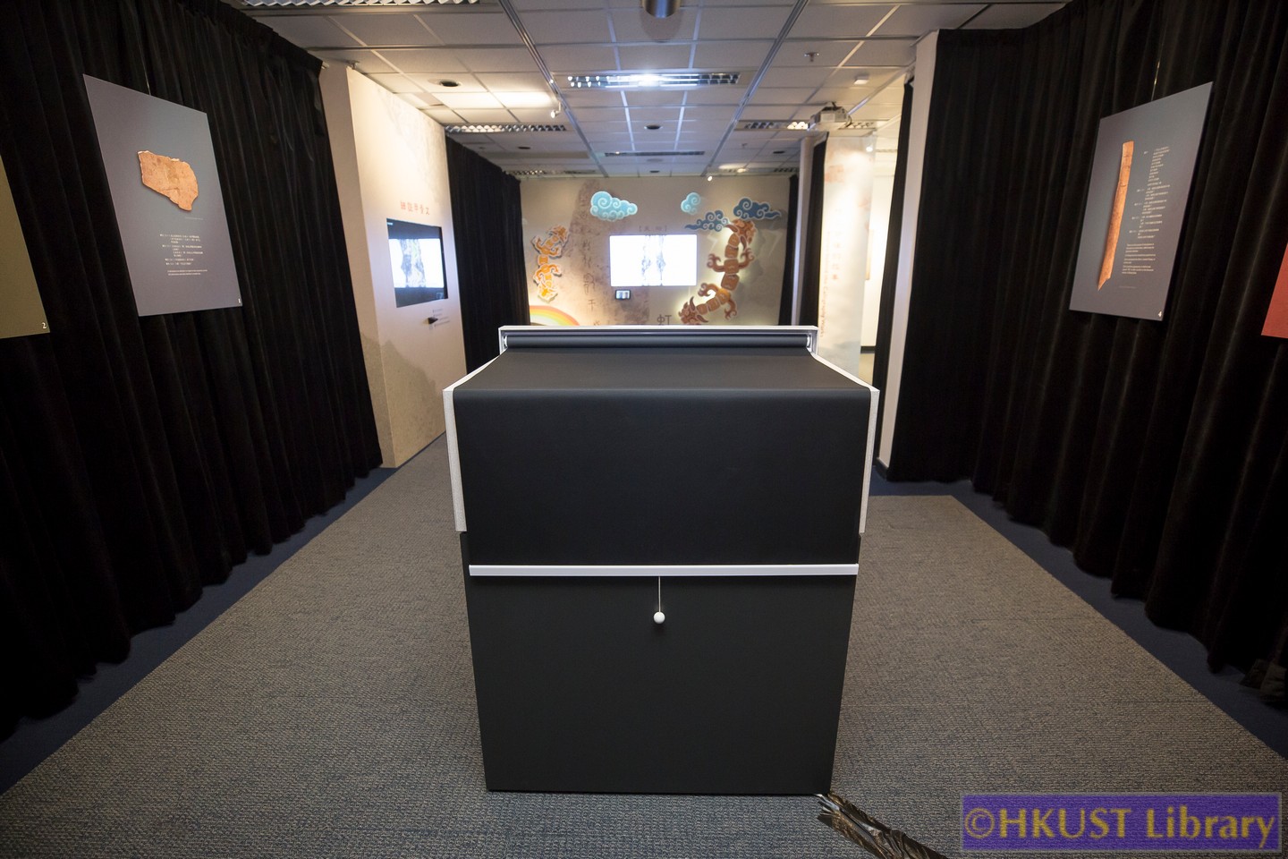 The Blessings of Auspicious Treasures: Oracle Bone Calligraphy Exhibition of Xie Chunling: Gallery