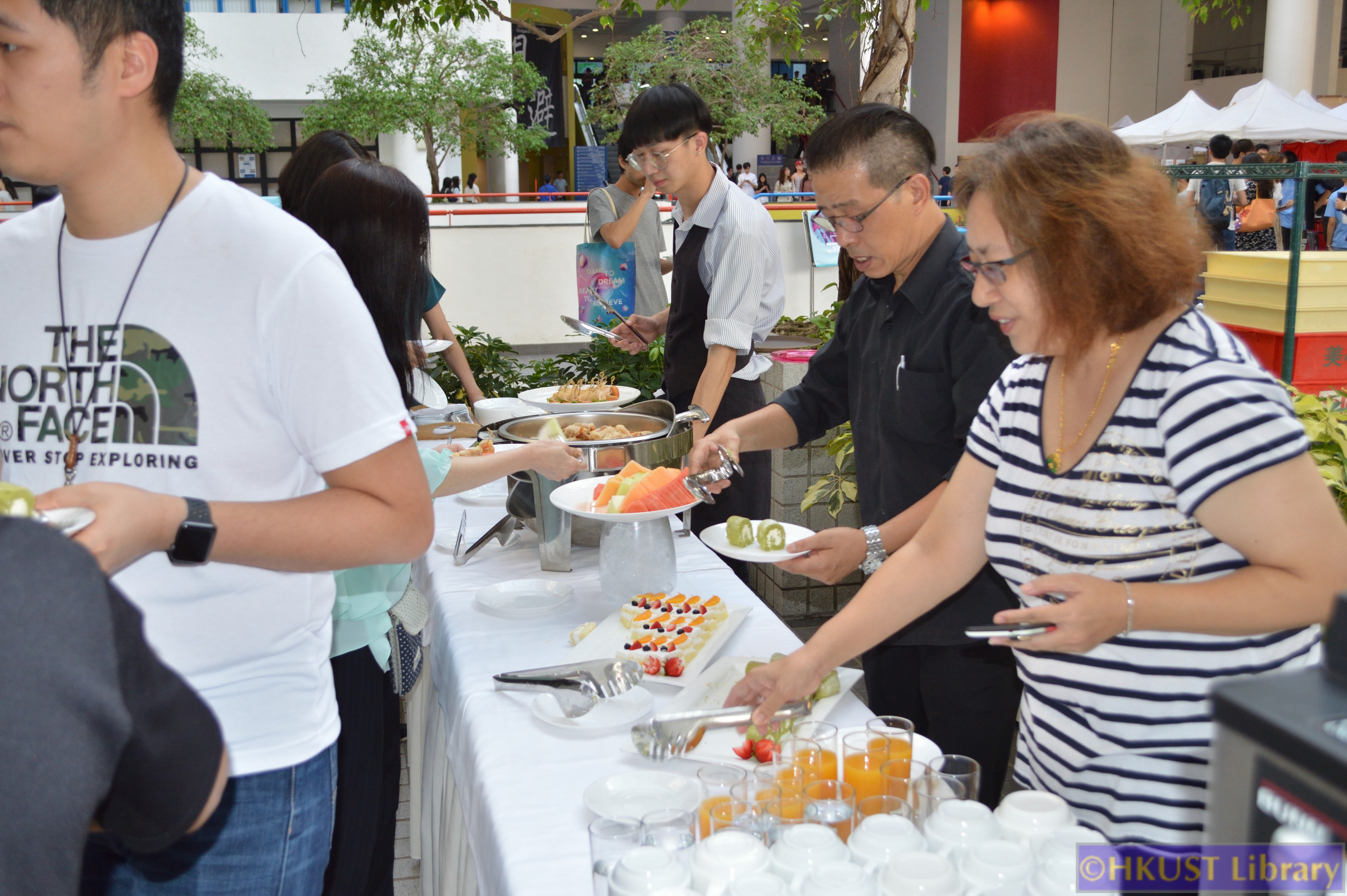 From The Consoling Lotus to The Red Plum: The Legend of Tong Tik-sang’s Creative Career: Opening