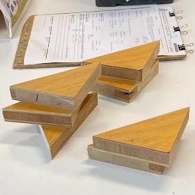Triangular support pieces