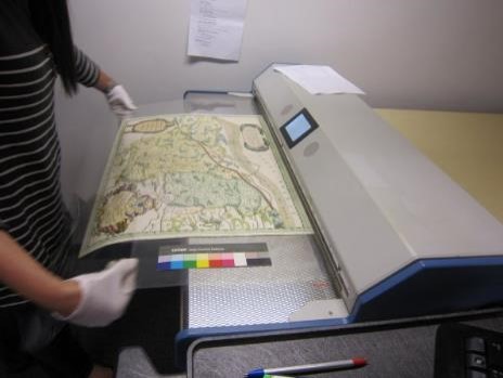 Working-group-Digitizing antique maps in the Library