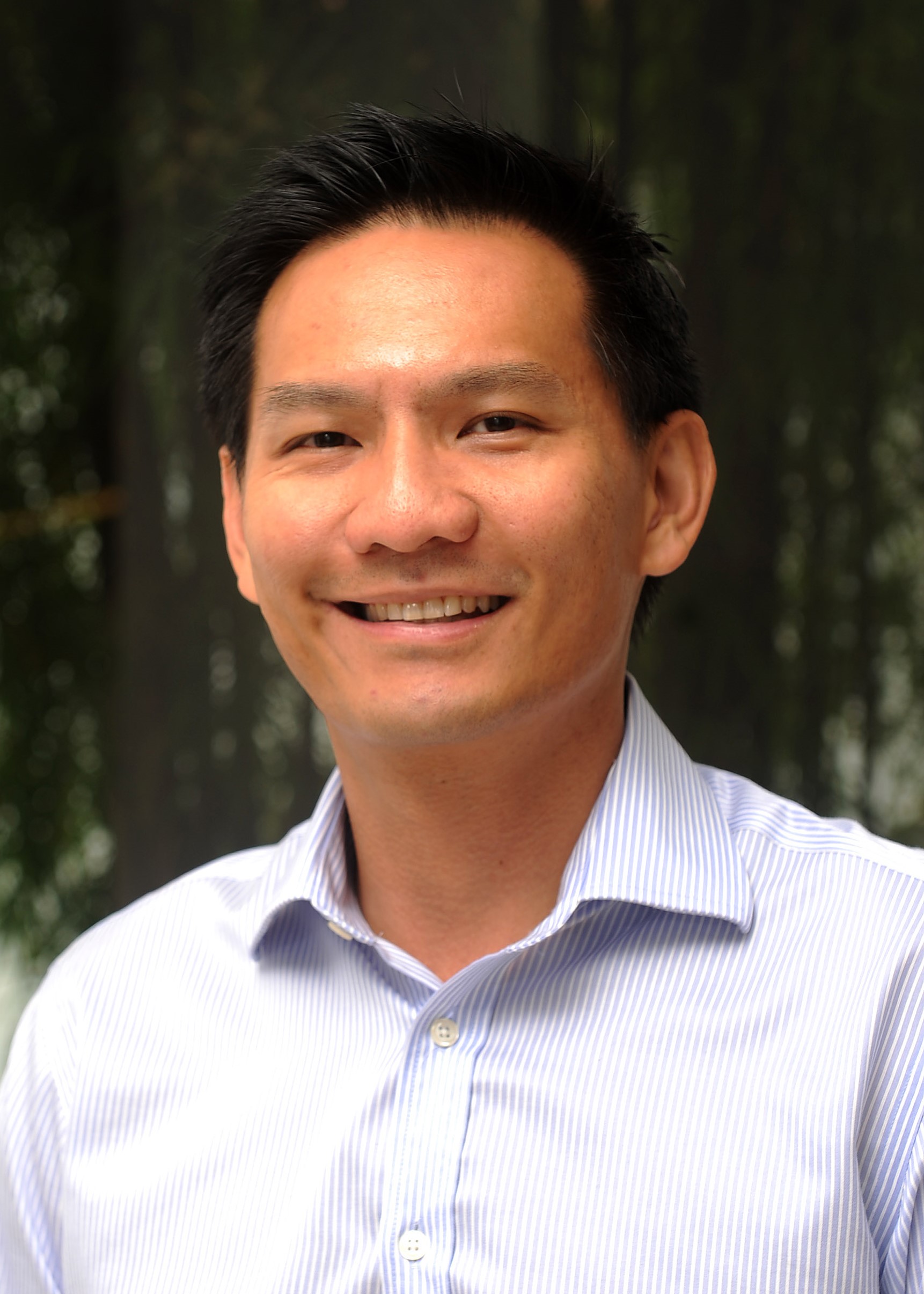 portrait photo of Prof. Donald Low