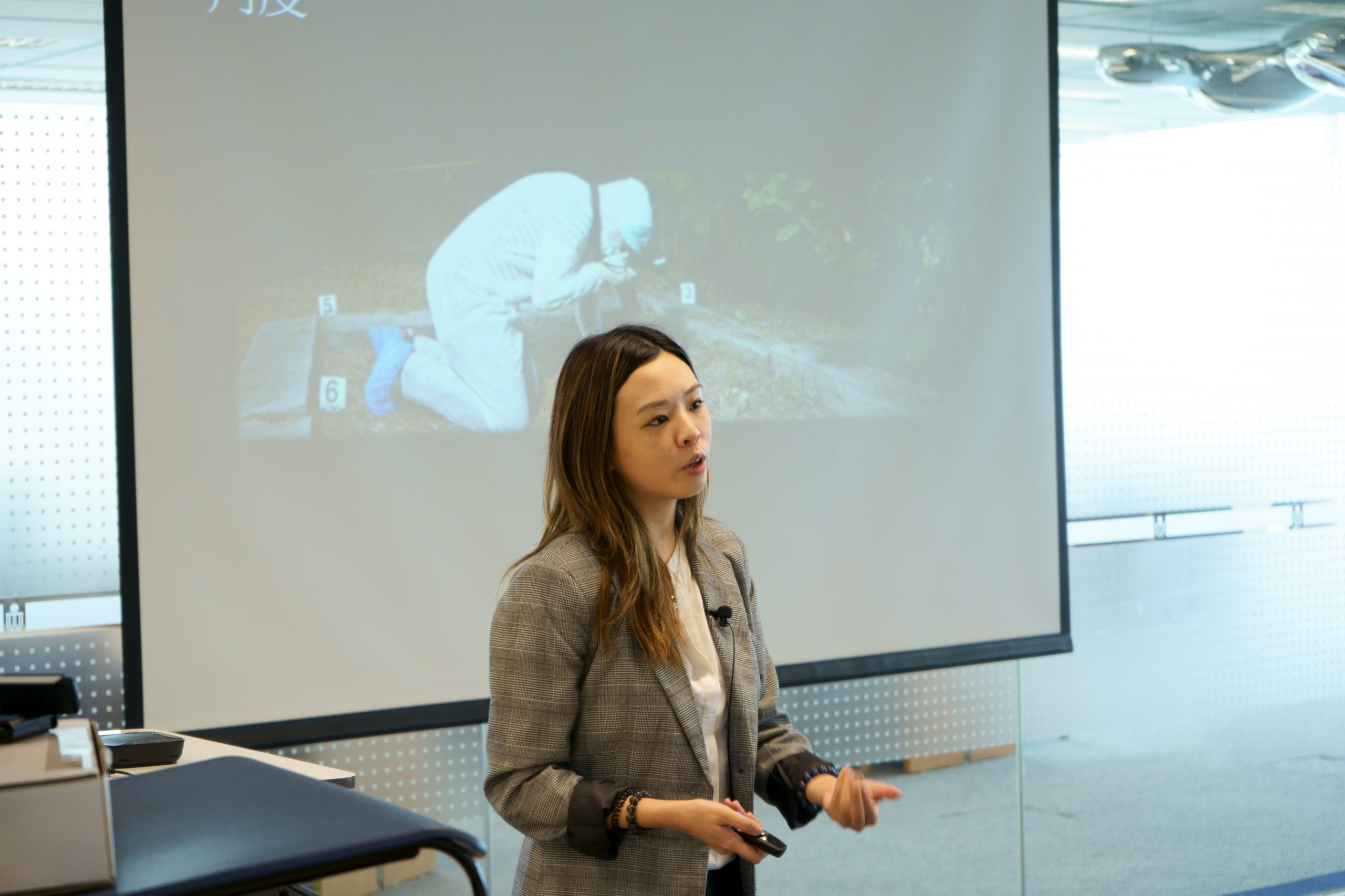 library-italk-scaled