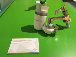 Portable and battery powered device for water disinfection