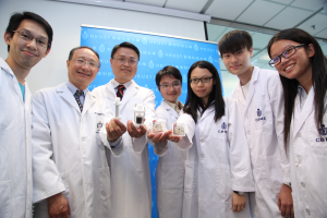 Professor King-Lun YEUNG (third left), Professor Joseph KWAN (second left) and the research team
