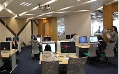 photo of students using iMac computers in classroom A